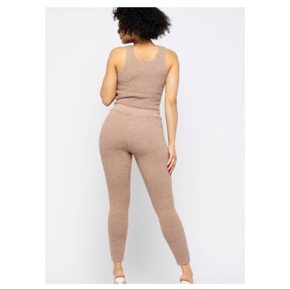 Lounge Set - Picture 3 of 5